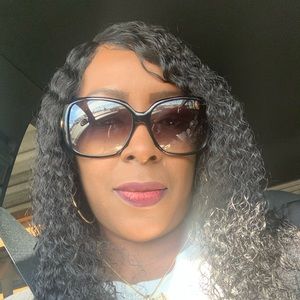 Meet your Posher, Deborah